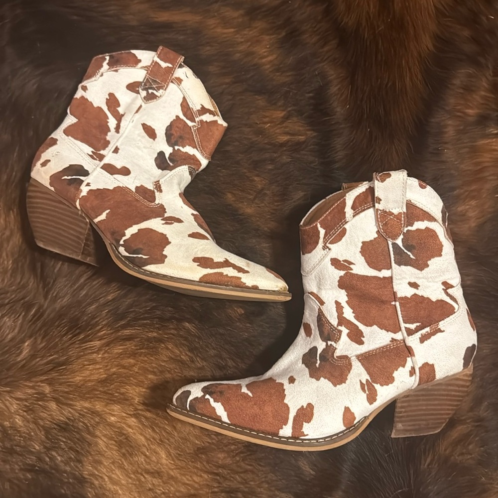 Cowprint boots